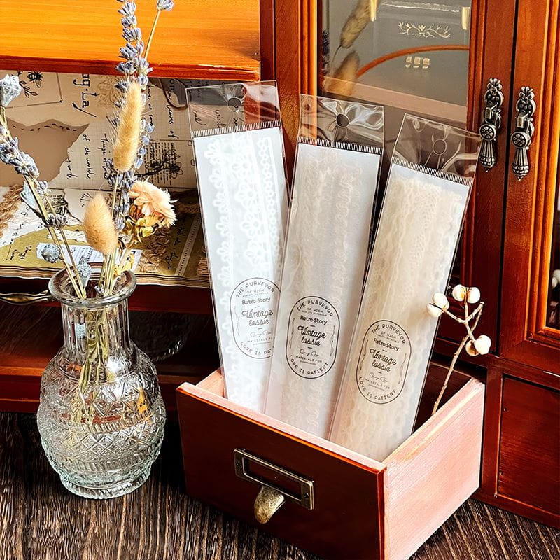 Retro Story Lace Cloth